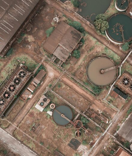 Building Resilient Supply Chains: Early Warning Systems Powered by AI
