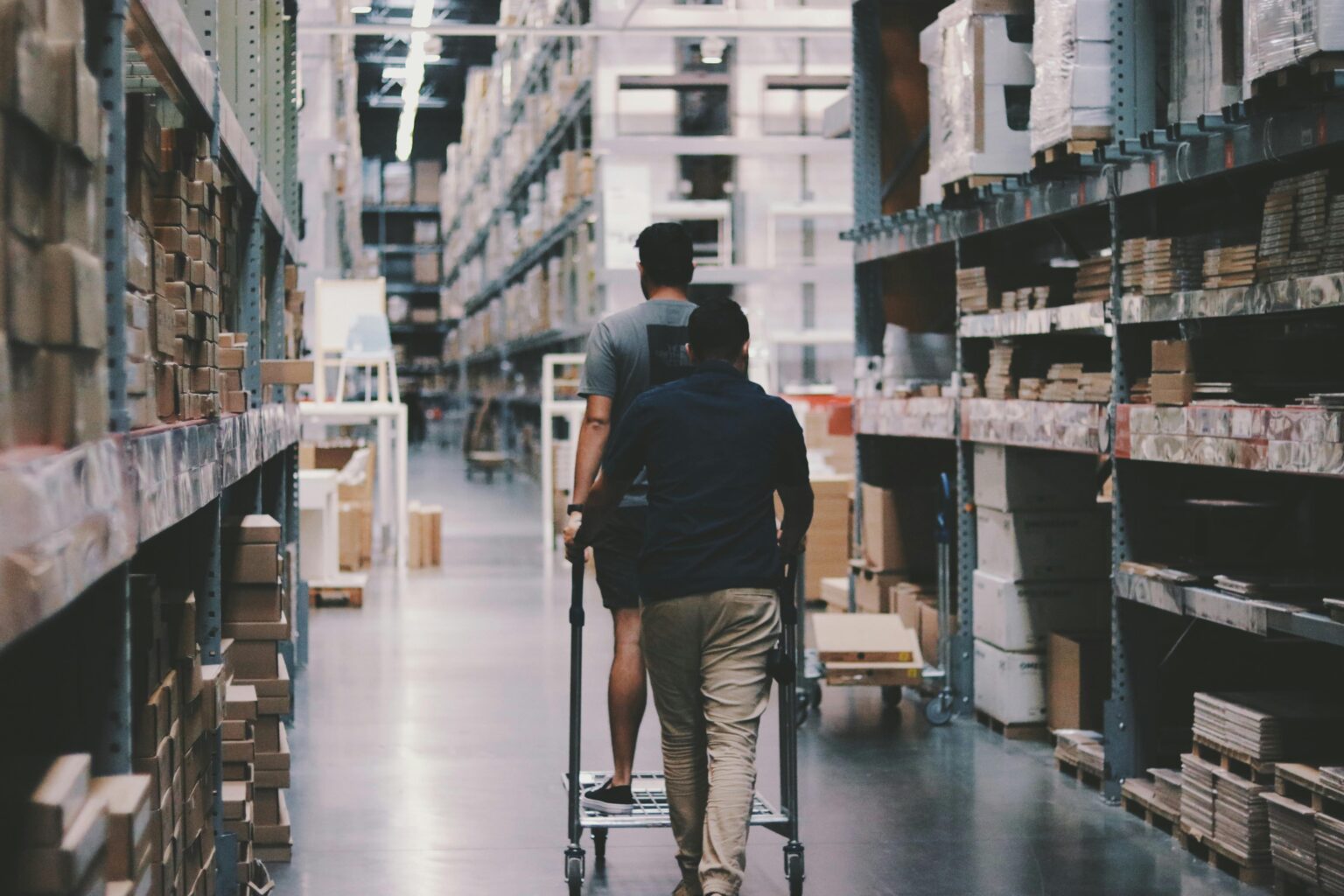 Optimizing Reverse Logistics with AI: From Returns to Refurbishment
